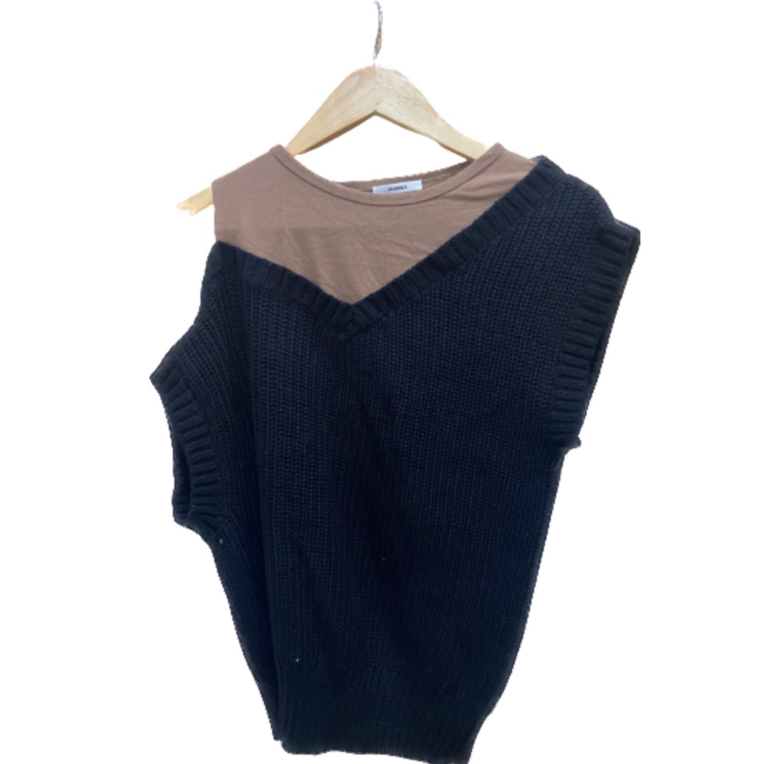 RARE DESIGN KNIT VEST WITH INNER, Women's Fashion, Coats, Jackets and ...