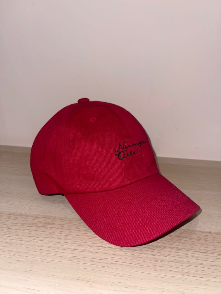 Red cap (Category: Cap & Hats) located in Kuala Lumpur. Submitted by coolestisme (Listing ID 1242273147, Image 1). Description: You may request to get bundle on the caps i list :).