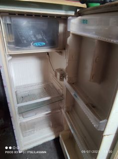 Refrigerator PICK UP ONLY