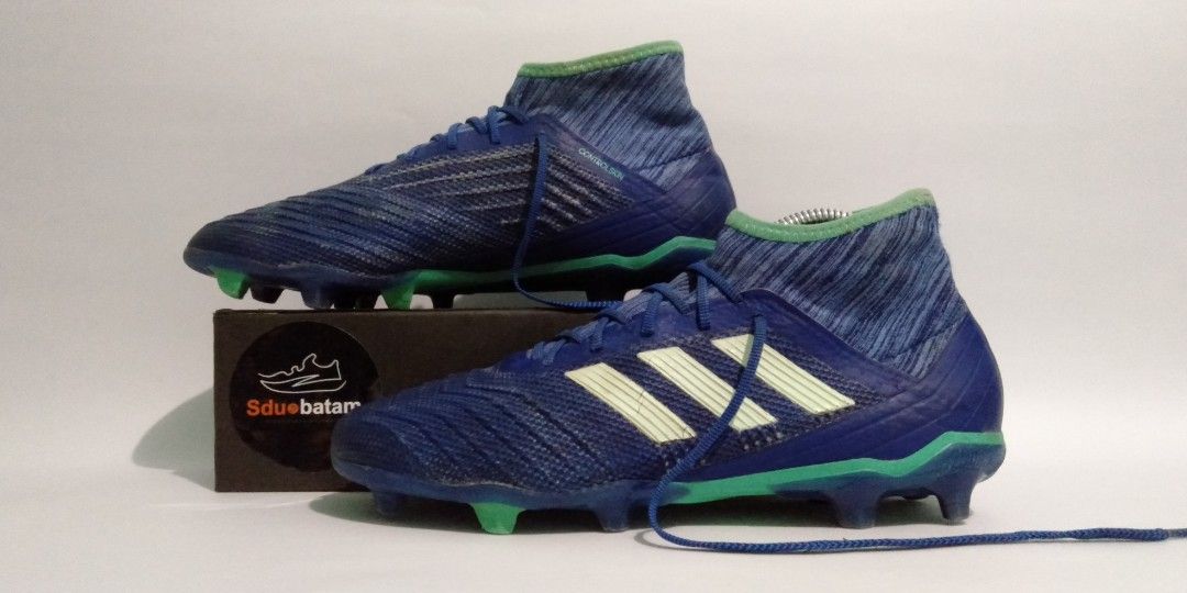 Sepatu Bola adidas predator 18.2 ²nd original, Olah Raga, Baju Olahraga di  Carousell