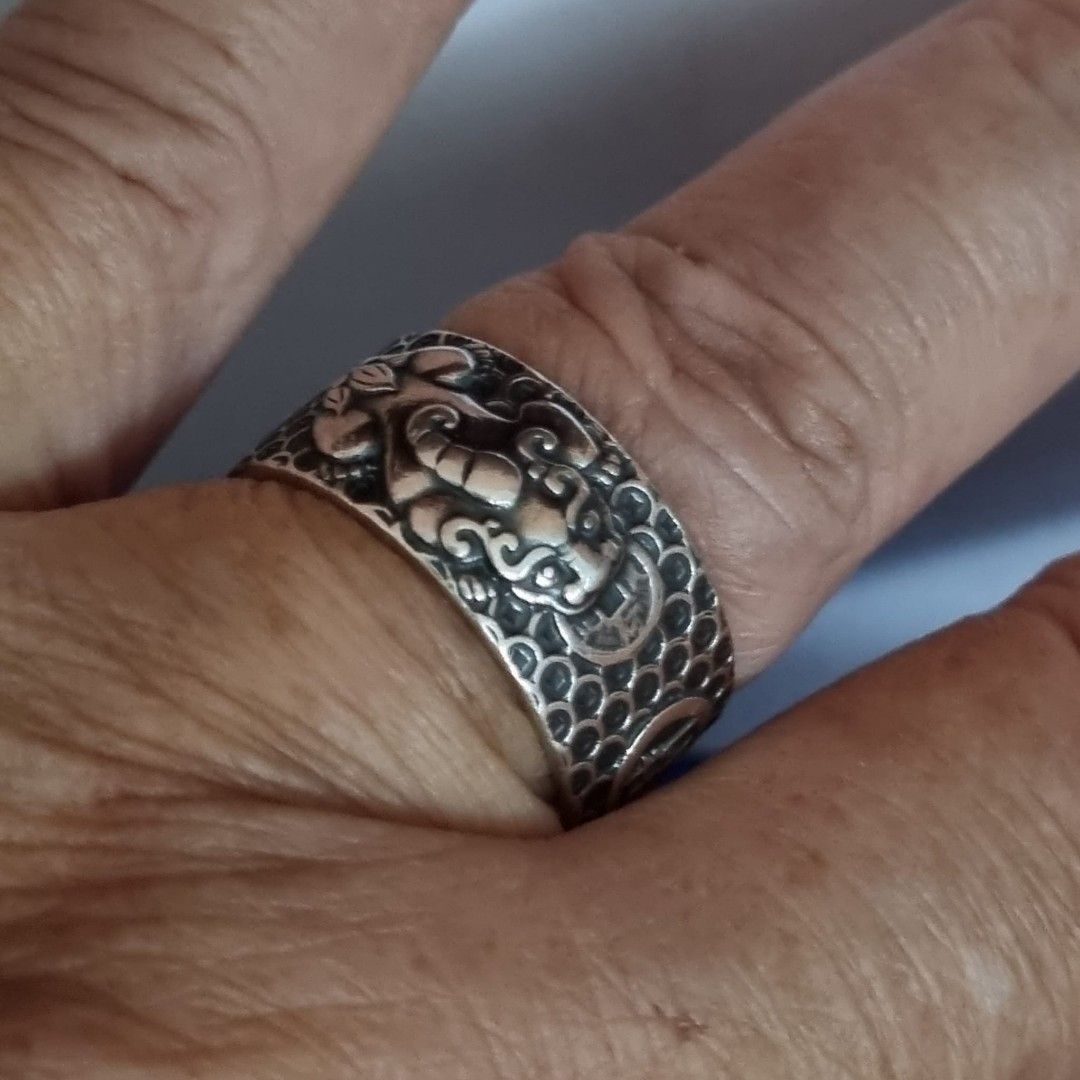 Silver Ring (Category: Rings) located in Singapore. Submitted by onecent (Listing ID 1242226150, Image 8). Description: Silver Ring. Nice Elegant Collectible. Ready to wear any time any place. Ring - 999 Silver Stamp. Size - No 20 / Dia 19 mm. Weight - 7.7 gm. Cond - Excellent. 👉 Supply with standard ring box !! 👉 Interested PM me !! Terms and Conditions :- Cash on delivery. Collection Pioneer MRT downstair. Items sold Non Return or Refund. All