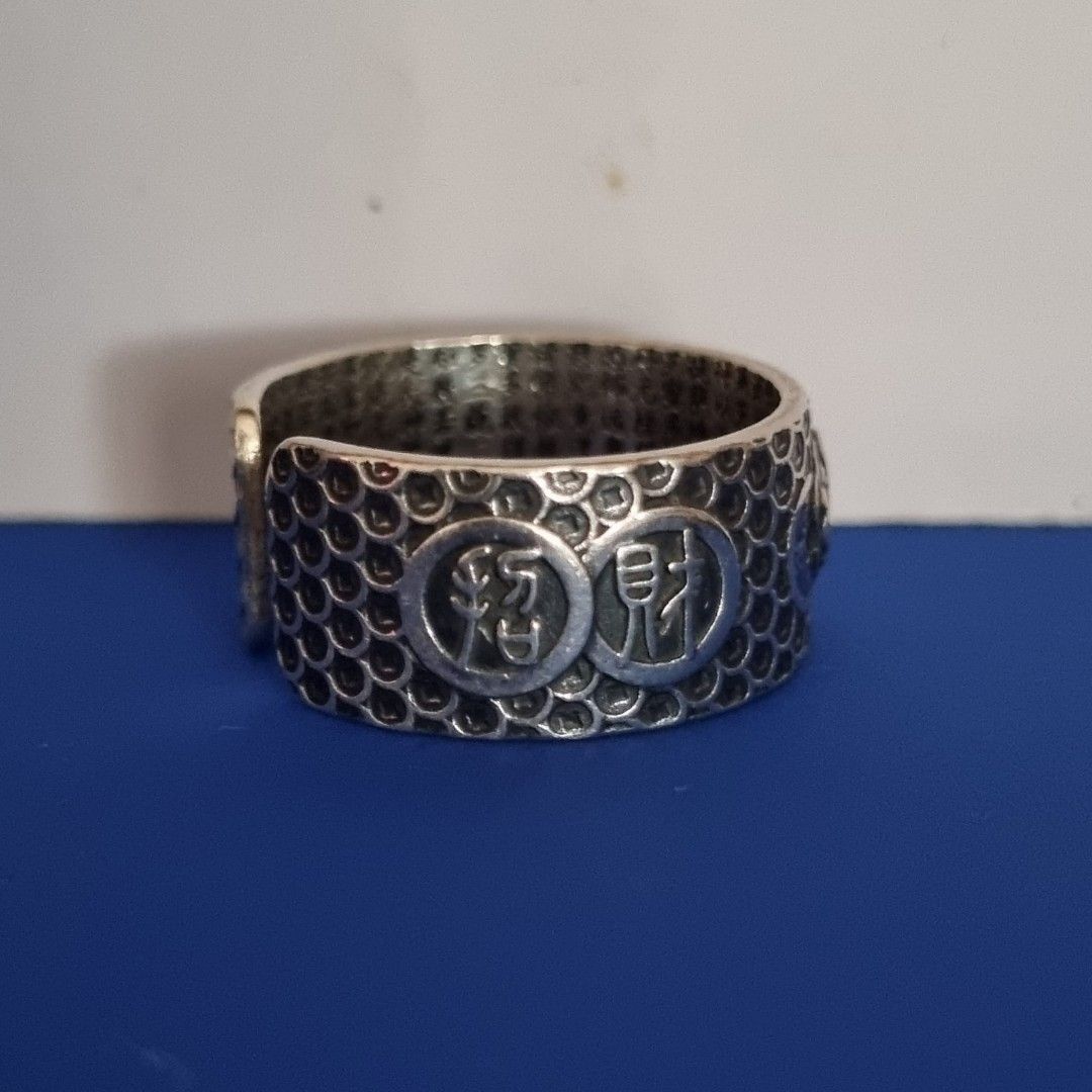 Silver Ring (Category: Rings) located in Singapore. Submitted by onecent (Listing ID 1242226150, Image 2). Description: Silver Ring. Nice Elegant Collectible. Ready to wear any time any place. Ring - 999 Silver Stamp. Size - No 20 / Dia 19 mm. Weight - 7.7 gm. Cond - Excellent. 👉 Supply with standard ring box !! 👉 Interested PM me !! Terms and Conditions :- Cash on delivery. Collection Pioneer MRT downstair. Items sold Non Return or Refund. All
