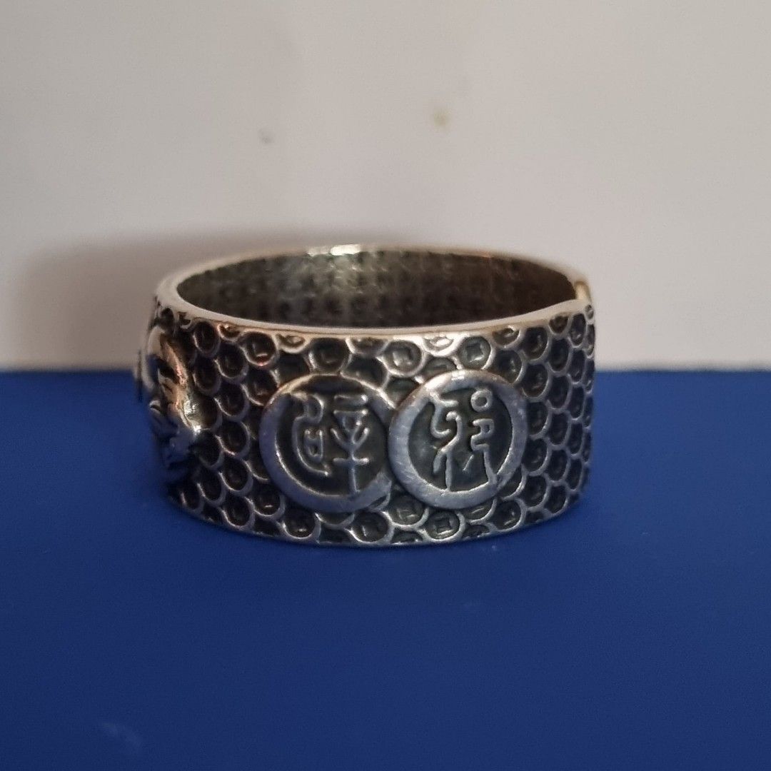 Silver Ring (Category: Rings) located in Singapore. Submitted by onecent (Listing ID 1242226150, Image 5). Description: Silver Ring. Nice Elegant Collectible. Ready to wear any time any place. Ring - 999 Silver Stamp. Size - No 20 / Dia 19 mm. Weight - 7.7 gm. Cond - Excellent. 👉 Supply with standard ring box !! 👉 Interested PM me !! Terms and Conditions :- Cash on delivery. Collection Pioneer MRT downstair. Items sold Non Return or Refund. All