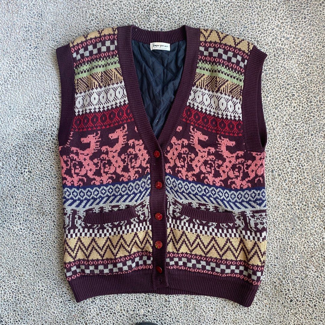 Tempo Purimo Knitted Graphic Vest (Category: Coats, Jackets and Outerwear) located in Pakil. Submitted by sicko.stuff_ (Listing ID 1242267748, Image 1). Description: Fits L to XL Width: 22 Length: 29 Condition: Great.