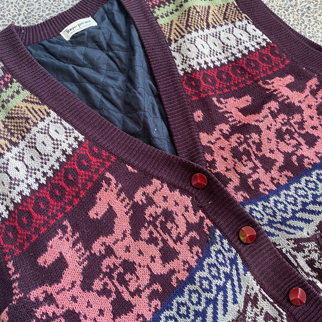 Tempo Purimo Knitted Graphic Vest (Category: Coats, Jackets and Outerwear) located in Pakil. Submitted by sicko.stuff_ (Listing ID 1242267748, Image 3). Description: Fits L to XL Width: 22 Length: 29 Condition: Great.