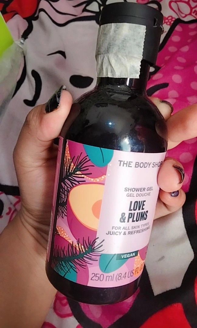 THE BODY SHOP "Shower Gel" LOVE & PLUMS on Carousell
