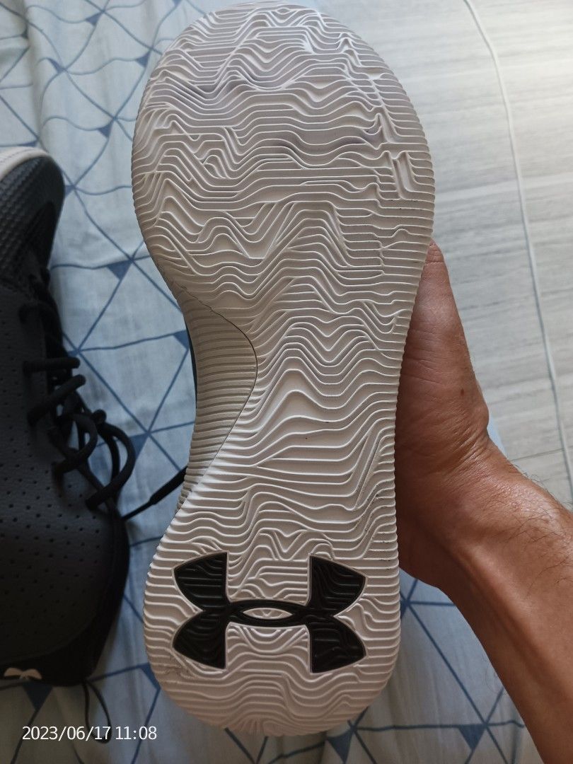 Fake under armour shoes online