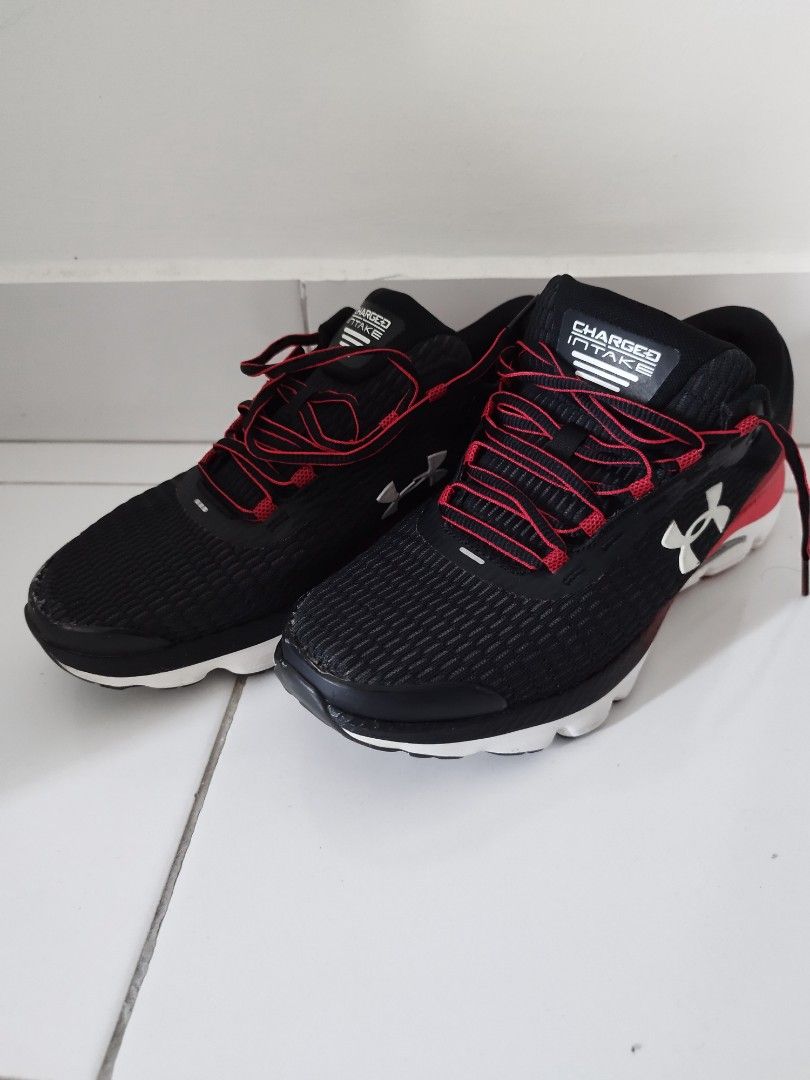 Under Armour Charged Intake 3