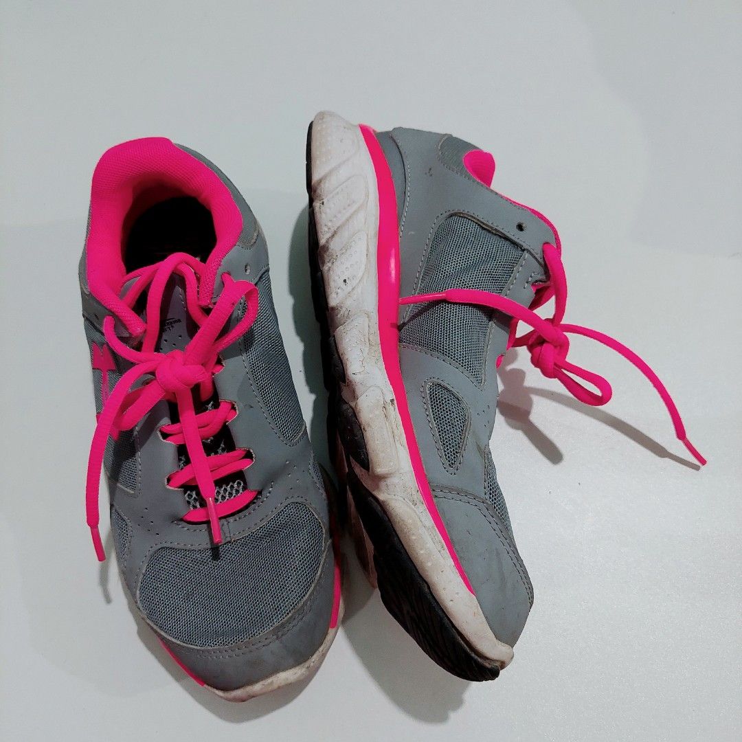 Under armour gray store and pink shoes