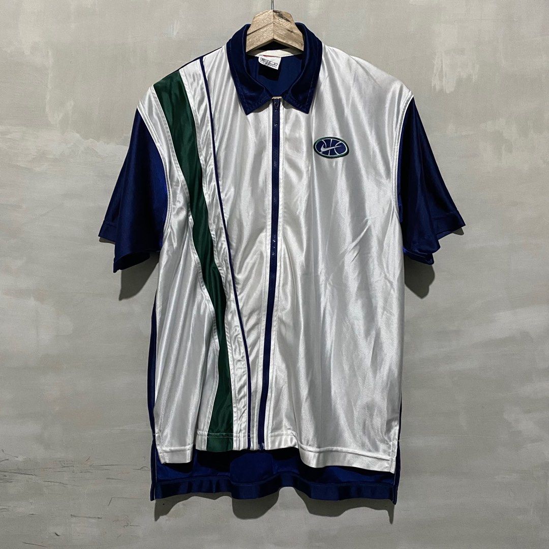 Vintage 00s Nike Boston Shirt, Men's Fashion, Tops & Sets, Tshirts & Polo  Shirts on Carousell