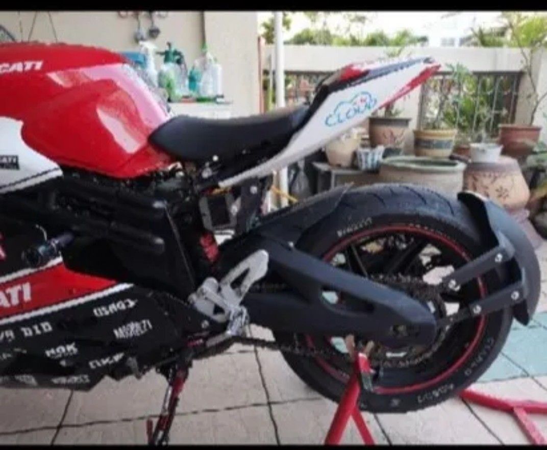 Yamaha Hugger rear MT 25 R25 V1 V2 MT 25 One set Motorbikes on