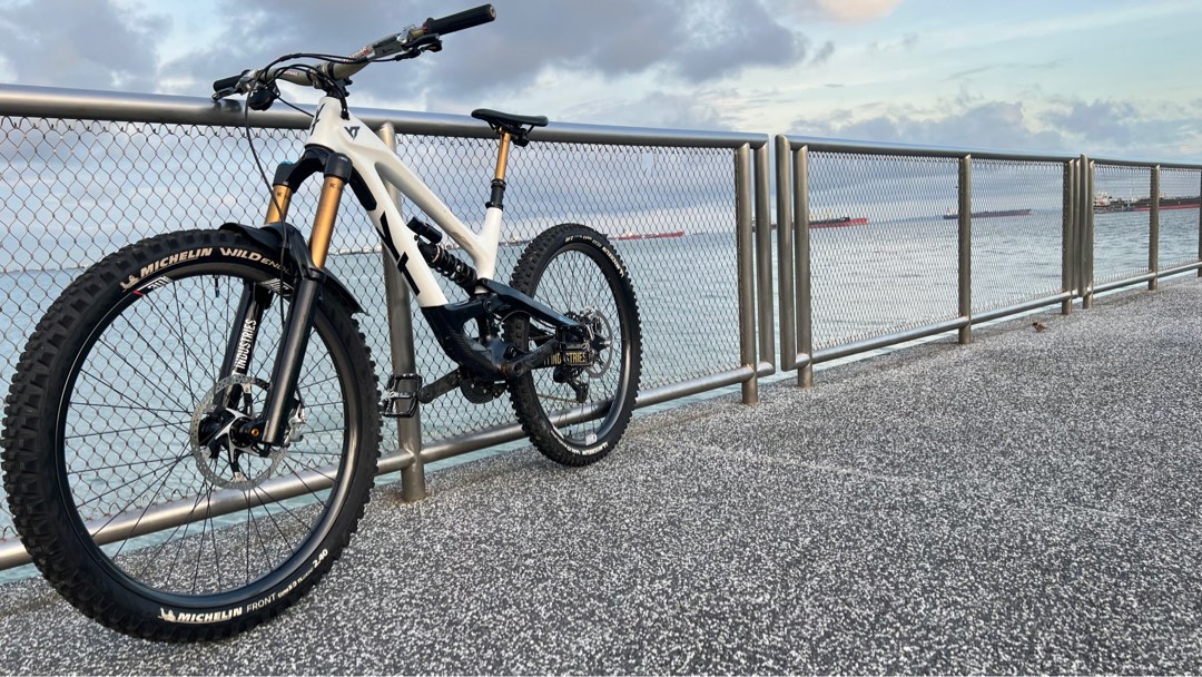 YT Capra 2018 CF Pro, Sports Equipment, Bicycles Parts, Bicycles