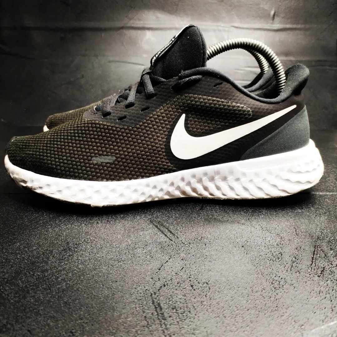 Original nike revolution outlet