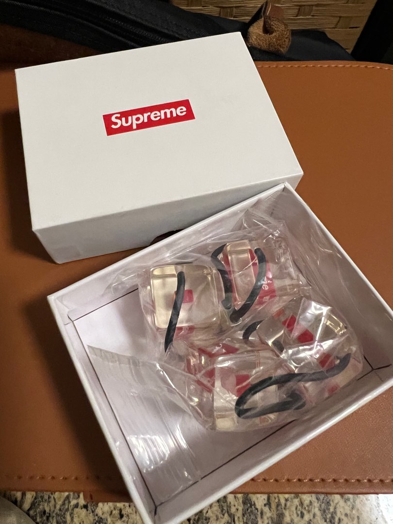 全新Supreme hair bobbles, 女裝, 手錶及配件, 髮飾- Carousell