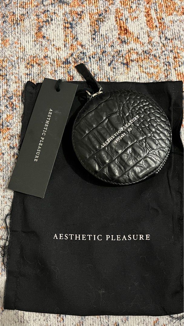 Aesthetic pleasure croco coin purse lanyard, Fesyen Wanita, Tas