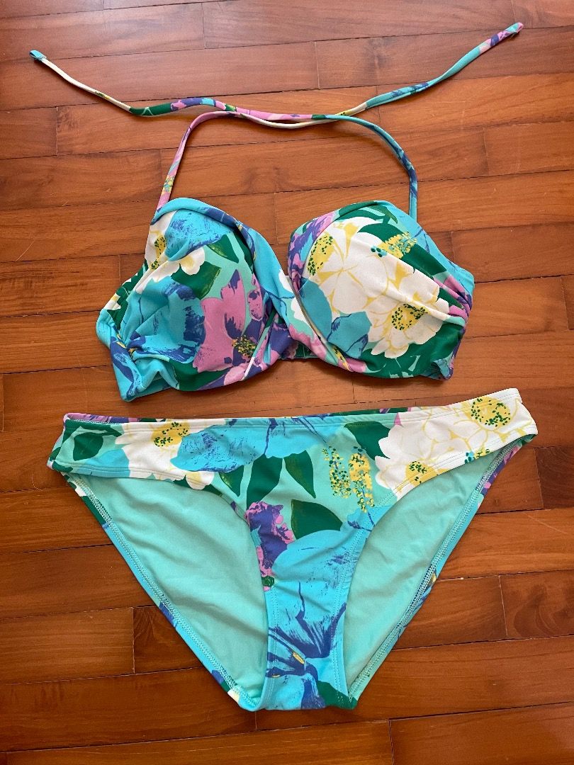 Aerie Bikini Top, Women's Fashion, Swimwear, Bikinis & Swimsuits on  Carousell