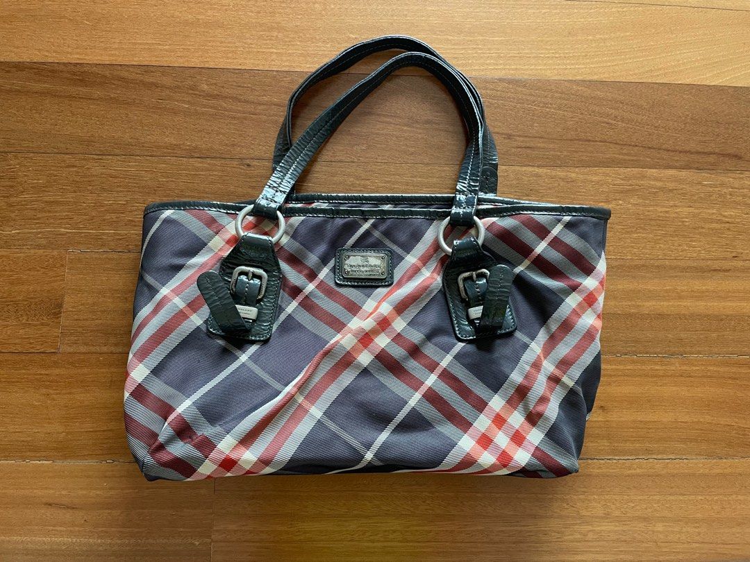 Burberry blue label bag store