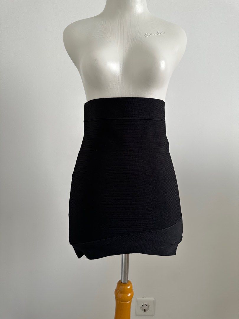 Bcbgmaxazria bandage skirt