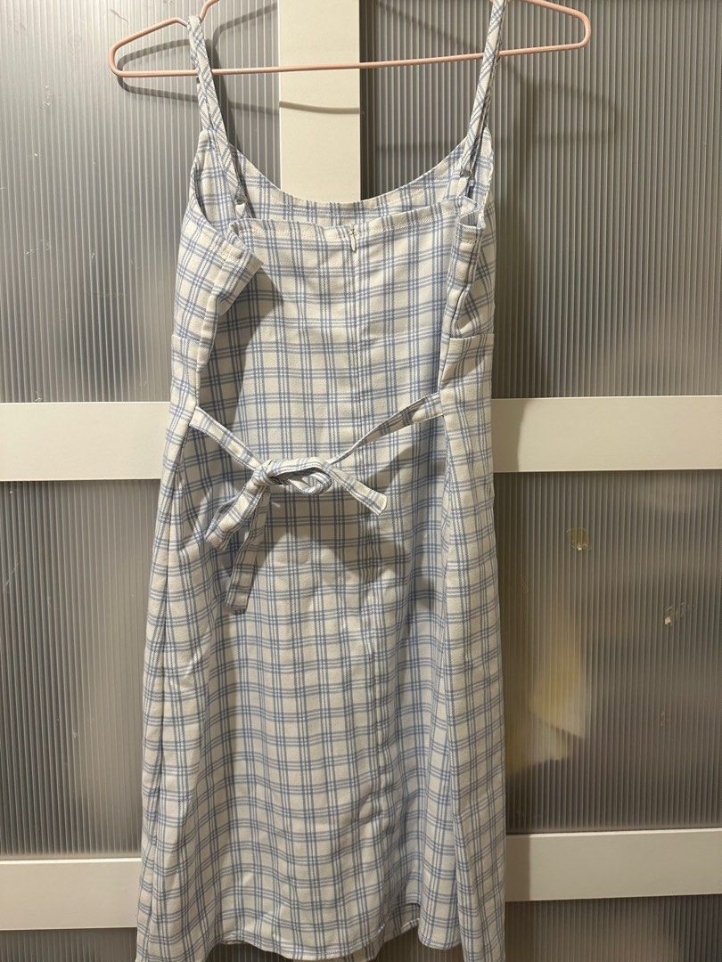 Brandy Melville Arianna Dress, 女裝, 連身裙& 套裝, 連身裙- Carousell