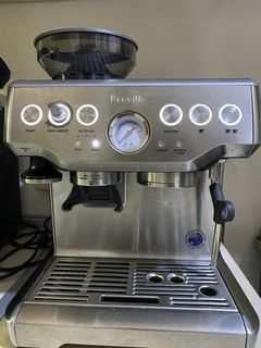 BREVILLE Barista Express Espresso Machine