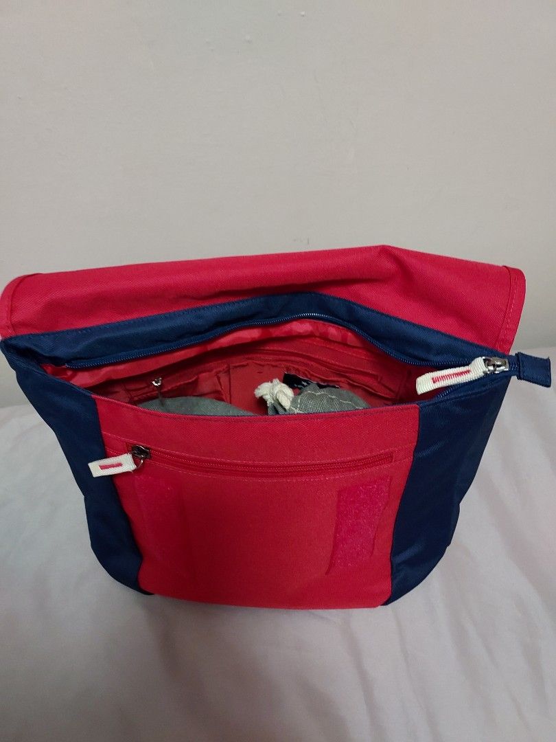 Converse messenger bag, Women's Fashion, Bags & Wallets, Crossbody