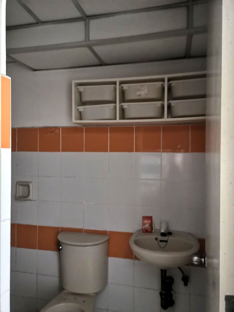 Corinthian Executive Regency (Category: Apartments & Condos) located in Manila. Submitted by gracious18_ (Listing ID 1242486723, Image 2). Description: A home for the constantly engaged, on-the-go urban professional. This semi-furnished, one-bedroom apartment is conveniently located near important hubs. ✨Semi-furnished✨ 1. TV 2. Refrigerator ✨Condo Amenities✨ 👮🏻‍♂️ Security ⏰ Alarm 📶 Internet 🚘 Car park 🧒🏻 Children's Area 🥗 Garden 🏋️ Gym 