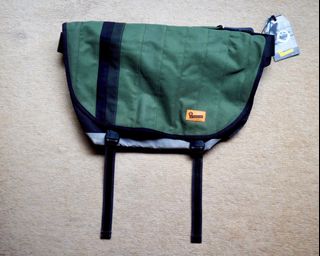 (Category: ) located in . Submitted by LeOriginalGear (Listing ID 1242398288, Image 1). Description: .