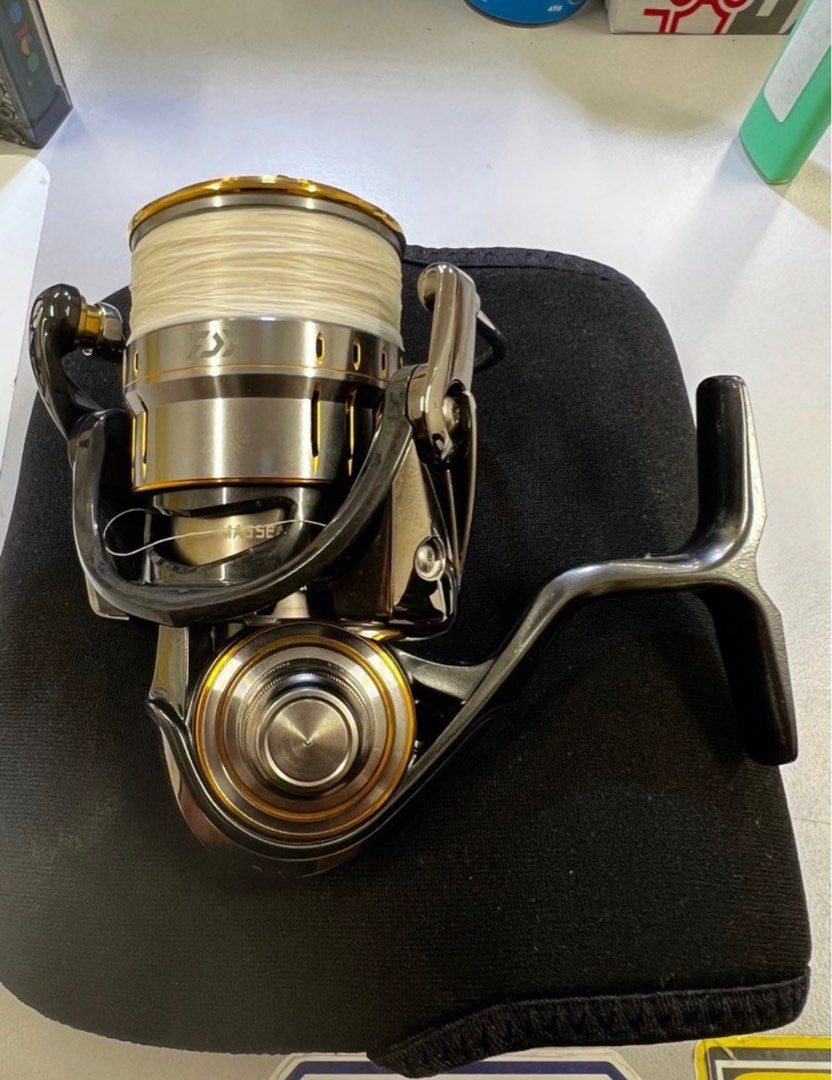 Moulinet De Pêche DAIWA LUVIAS Airity LT 2500 - Finesse, Toupie, Neuf Sous Emballage, Fabriqué Au Japon
