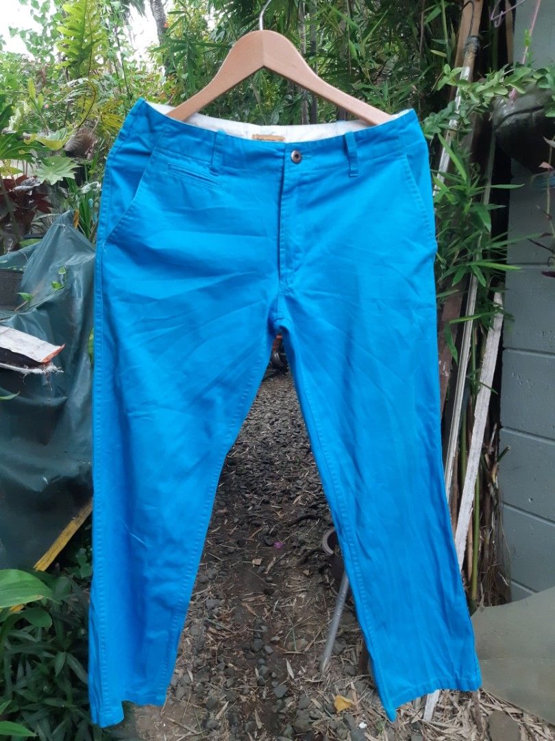 Golfmania pants (Category: Golf) located in Cainta. Submitted by dhengskie (Listing ID 1242429144, Image 1). Description: color is still very bright. Size32.