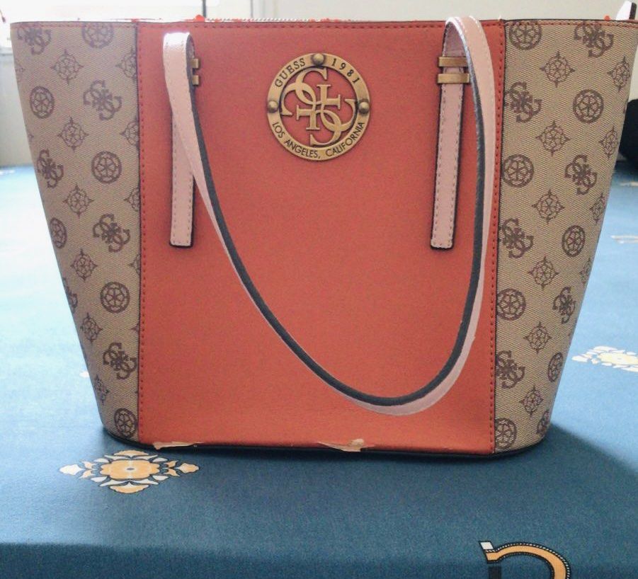 GUESS ORI BAG, Barang Mewah, Tas Dompet di Carousell - Main Image