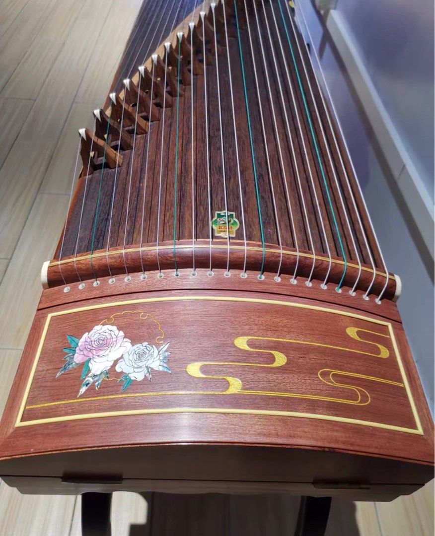 Guzheng 敦煌古筝音色不错, Hobbies & Toys, Music & Media, Musical 