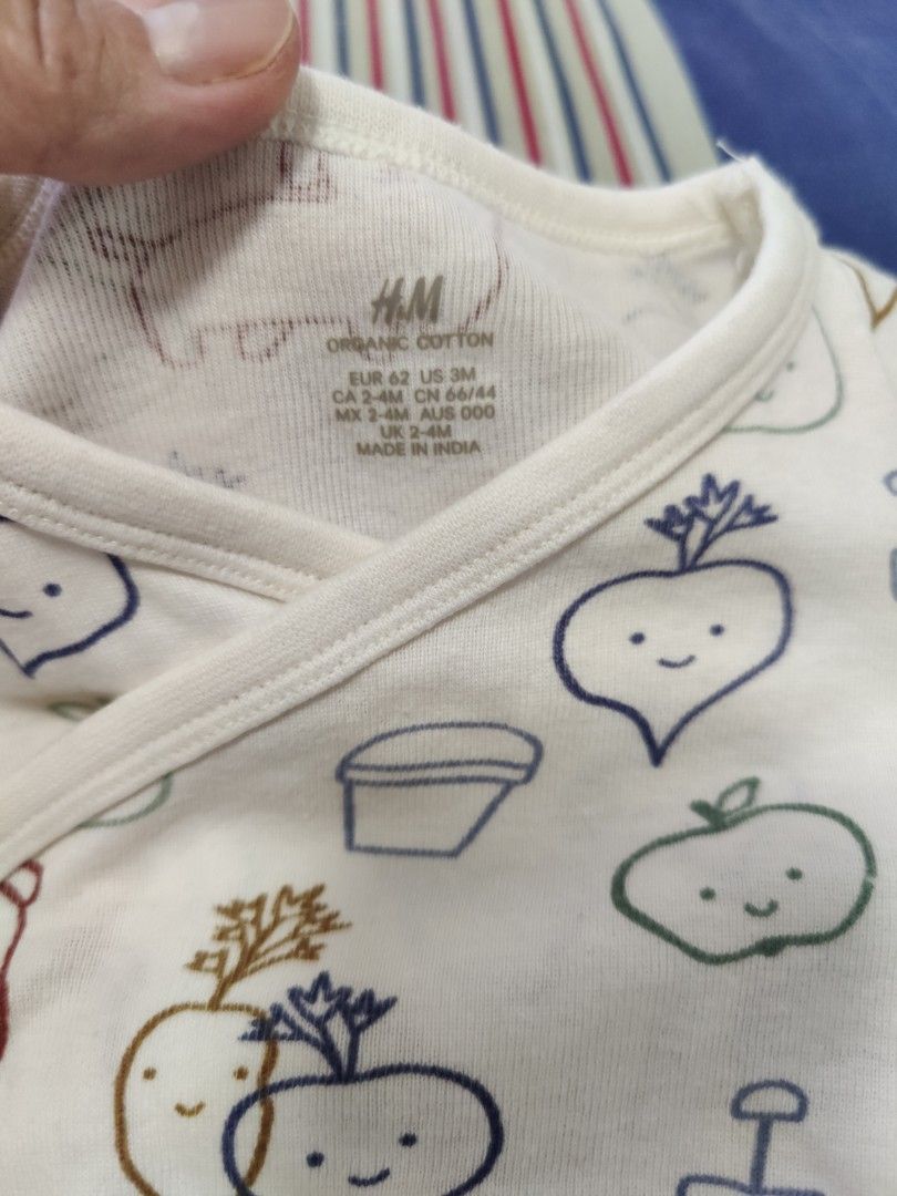 H and M top and bottom set for girls or boys 2 to 4 months old