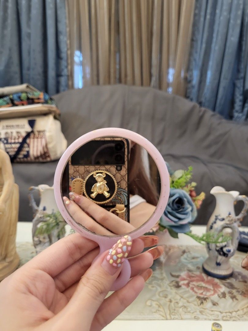 Hello Kitty Pink Pocket Mirror (Category: Mirrors) located in San Fernando. Submitted by jpmarketplace2023 (Listing ID 1242405967, Image 2). Description: -Hello Kitty pink pocket mirror for only PHP120 -Authentic from Japan.
