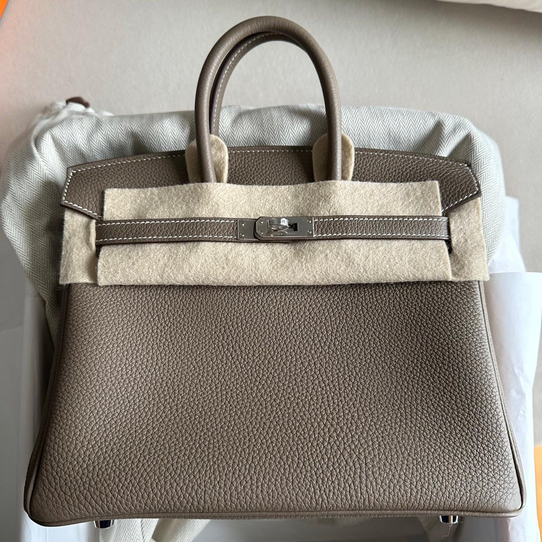 INSTOCK] Hermes Kelly 25 Etoupe Togo. GHW Stamp Y, Luxury, Bags & Wallets  on Carousell
