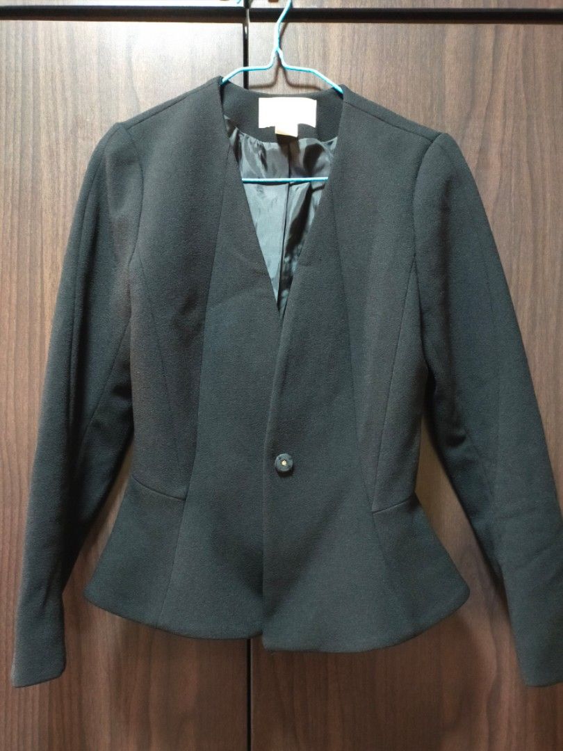 Short flared top blazer