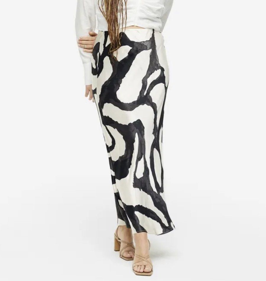 H&m white shop satin skirt