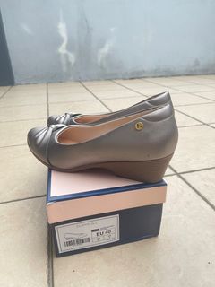 (Category: ) located in . Submitted by ella.preloved (Listing ID 1242439634, Image 1). Description: .