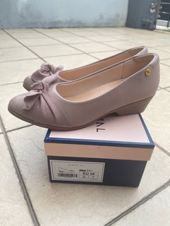 (Category: ) located in . Submitted by ella.preloved (Listing ID 1242429793, Image 1). Description: .