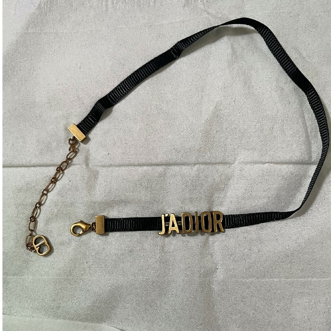 J adior choker