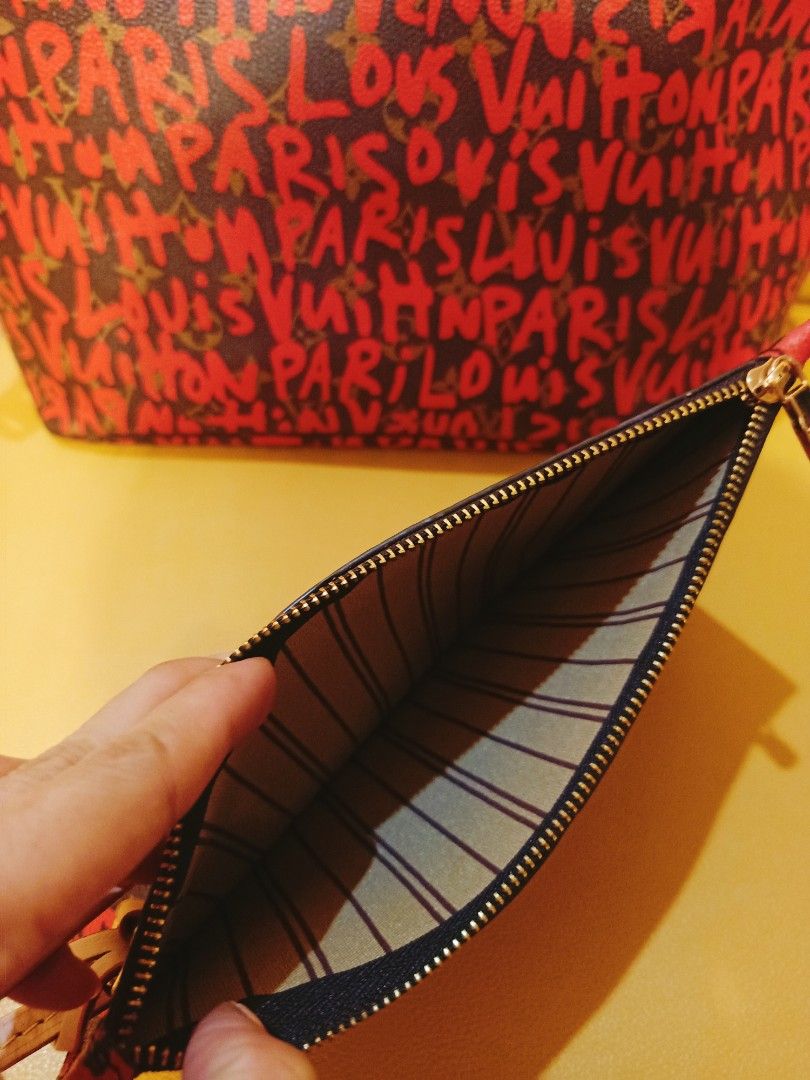 Japan Preloved Lv Neverfull (Category: Luxury Bags & Wallets) located in Cebu City. Submitted by day.98 (Listing ID 1242531805, Image 2). Description: selected from japan suplus genuine leather coded meduim size with dust bag no flaws.