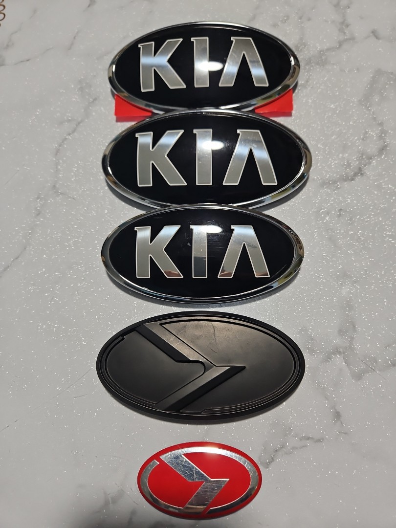KIA Emblem, Car Accessories, Accessories on Carousell