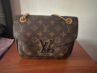 🛑Lv Louis Vuitton Passy Gm Epi Leather Tote Bag, Luxury, Bags & Wallets on  Carousell