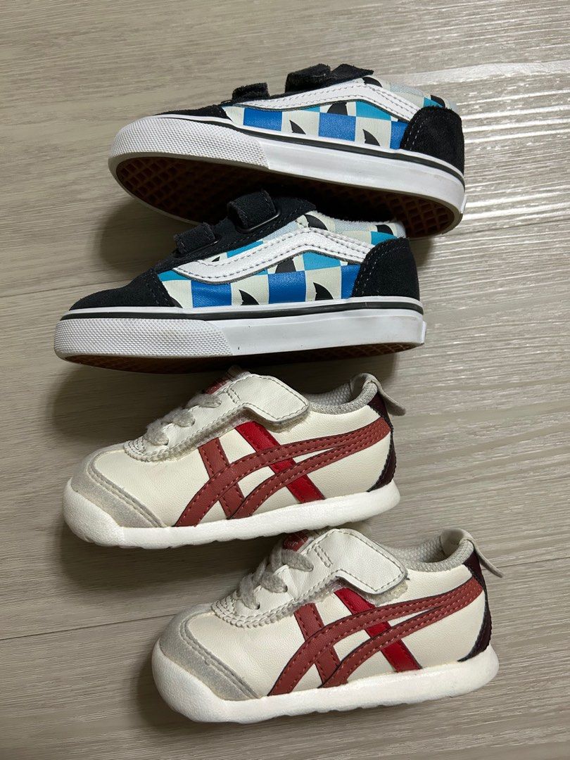 FAST DEAL $50 ALL!AUTHENTIC LIMITED EDITION POKEMON BABIES CROCS! LIKE NEW! ONITSUKA TIGER! VANS! (Category: Babies & Kids Fashion) located in Singapore. Submitted by Whatdaytoday (Listing ID 1242393536, Image 3). Description: Like new! Wore 3-4 times! All items are authentic! Pokemon crocs(LIMITED EDITION) $35 Onitsuka Tiger $12 Vans (GLOW IN THE DARK) $12.