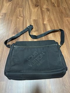 $950 Louis Vuitton Trevi PM with Crossbody Strap for Sale in Mesa