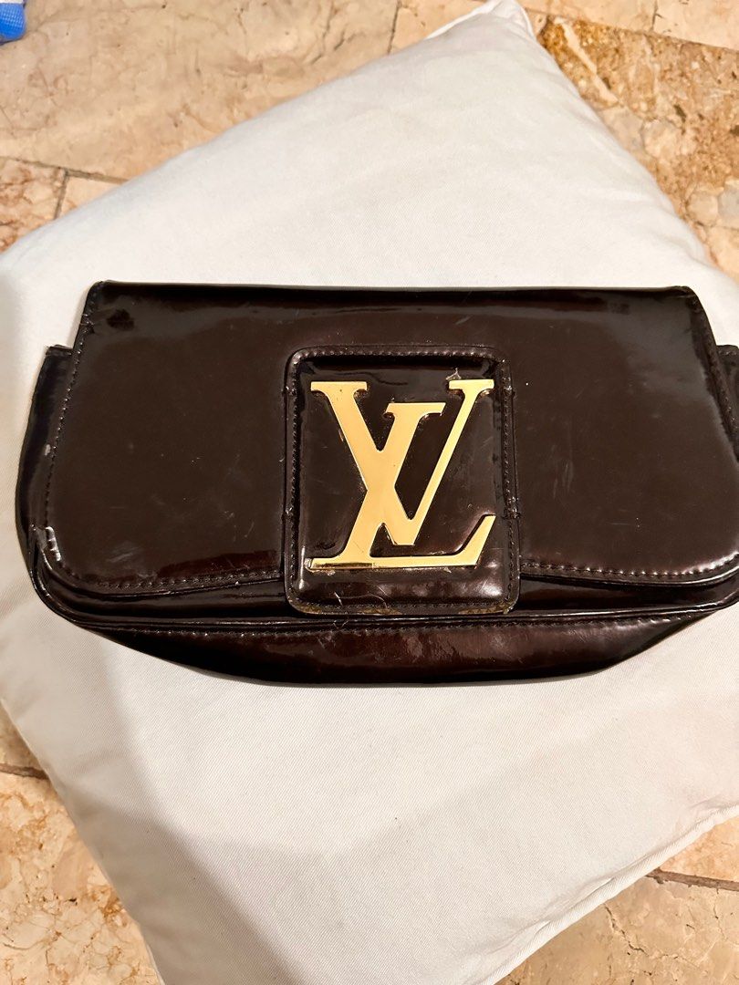 LV clutch (Category: Luxury Bags & Wallets) located in Manila. Submitted by capybara808 (Listing ID 1242469106, Image 2). Description: .