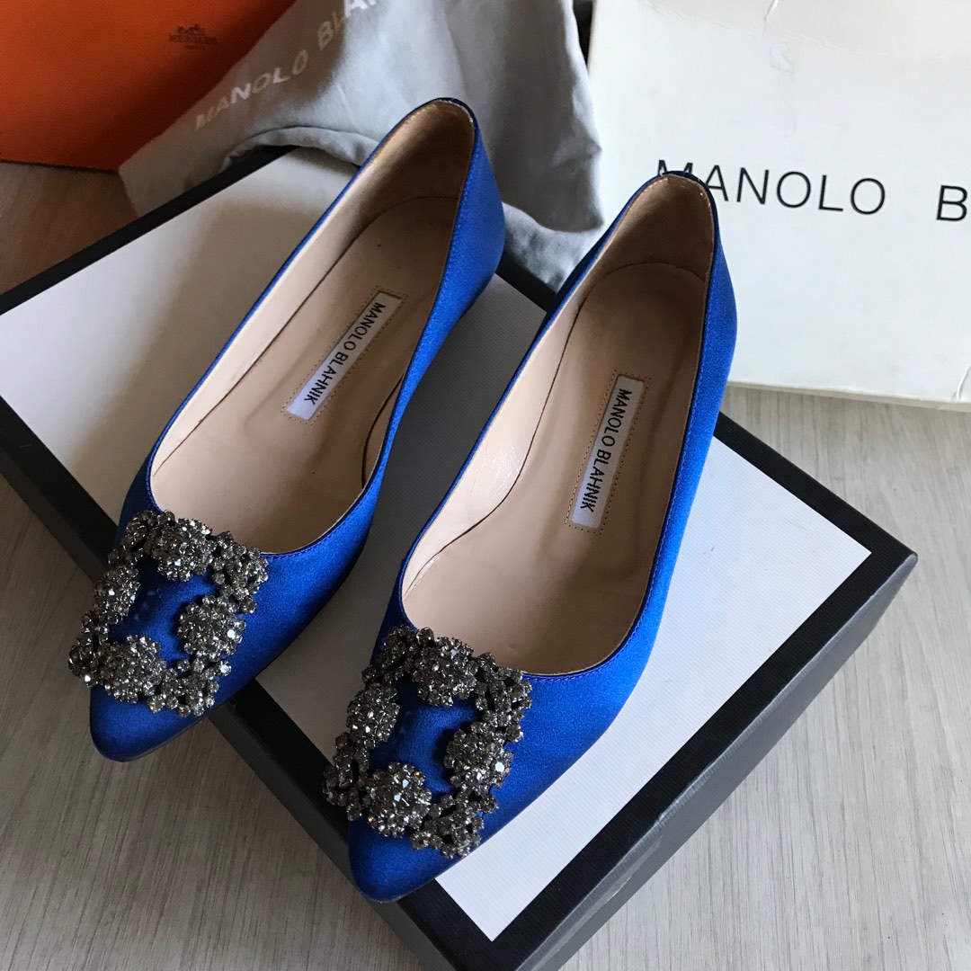 Manolo Blahnik “ 1000% Authentic “ Flat Blue Satin shoes size 35