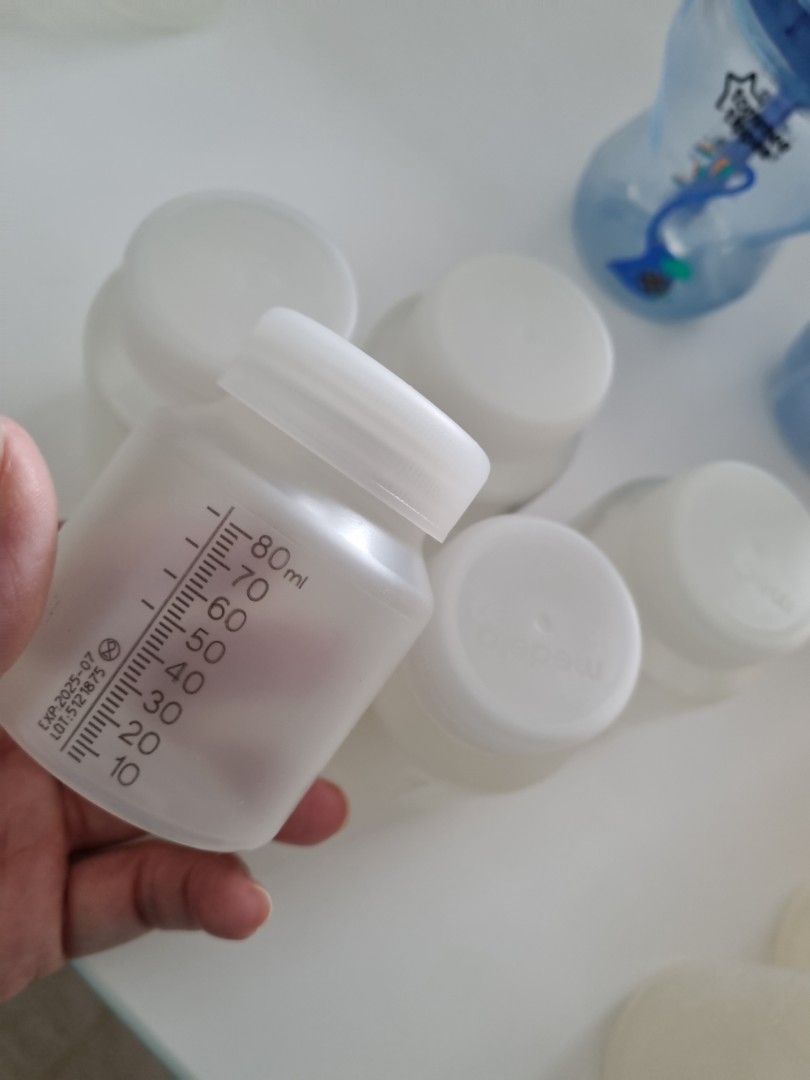 Medela hot sale 80ml bottle
