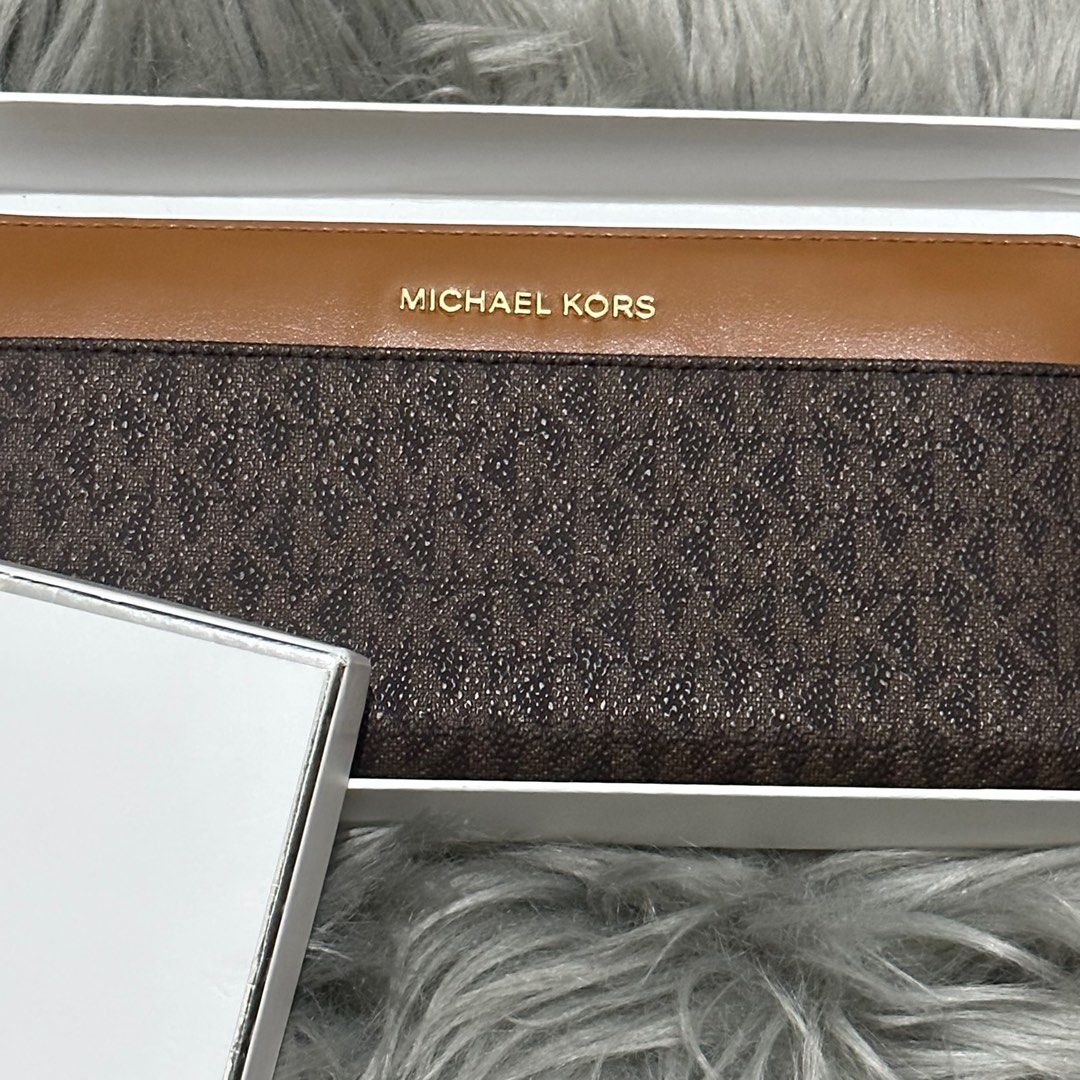 Michael Kors Bifold Wallet vs Louis Vuitton Victorine Wallet/DUPE