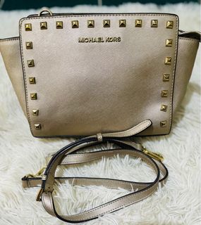 (Category: ) located in . Submitted by Cares.Shoppe (Listing ID 1242447345, Image 1). Description: .