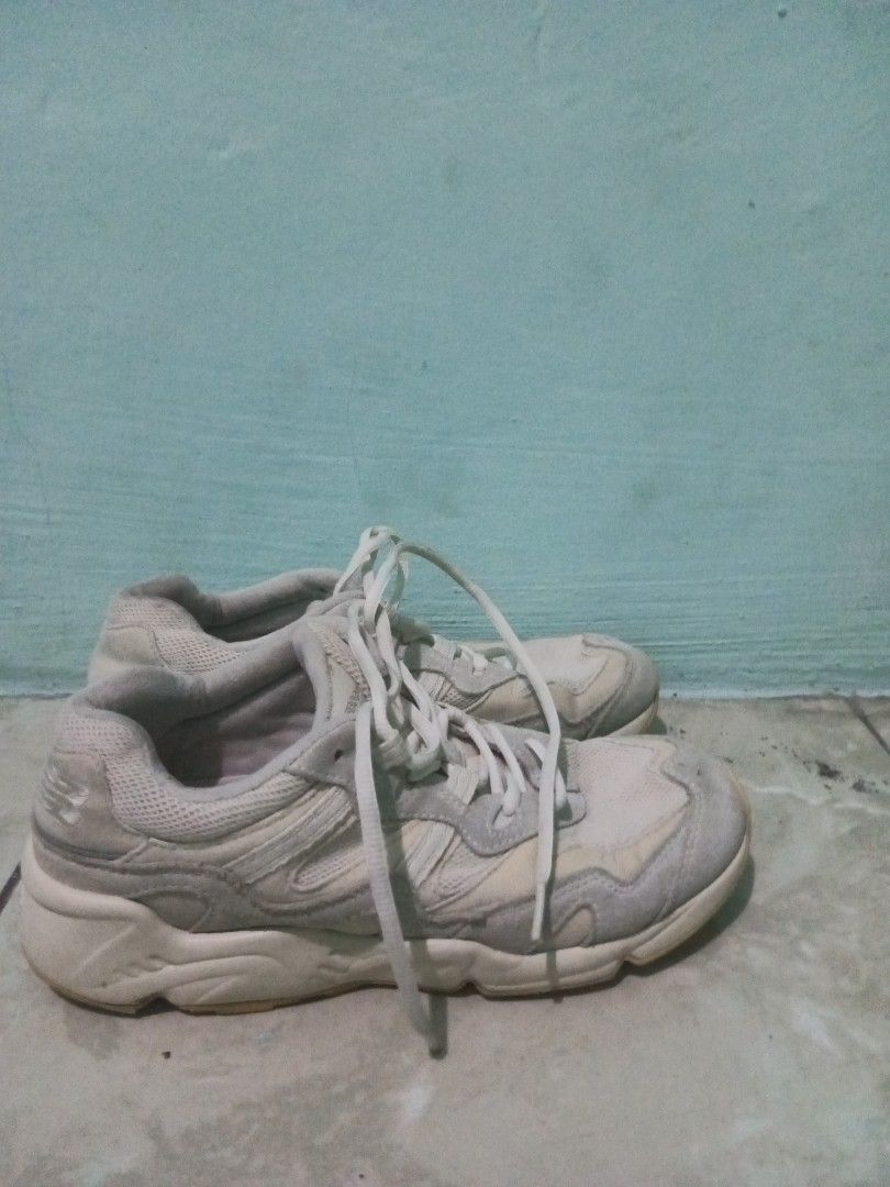 New balance 350 on Carousell
